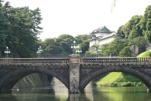 皇居は元は江戸城。千代田城とも呼ばれ千代田区の区名の由来である / / マイナビニュース