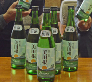 ２年目の醸造となった日本酒「美田根」 / 京都新聞