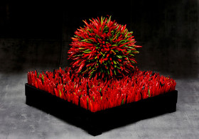 ニコライ・バーグマンの展覧会『伝統花伝』東京・丸の内で開催 – フラワーアートと日本の伝統工芸を融合